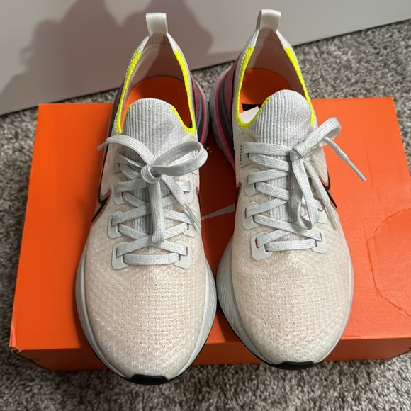 Nike React Infinity Run Shoes - Picture 4 of 7